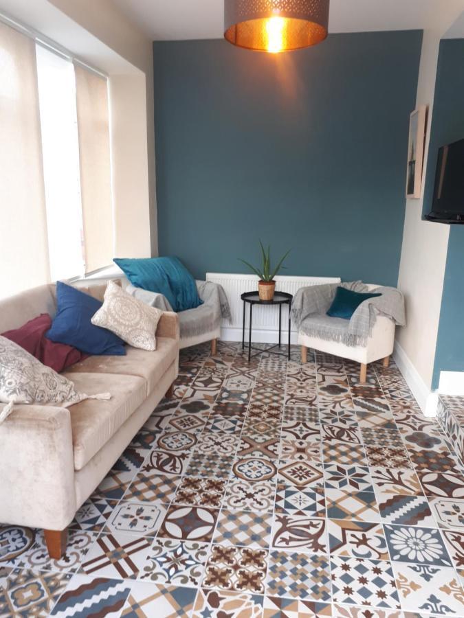 לינה וארוחת בוקר סוורדס Glenmore House מראה חיצוני תמונה